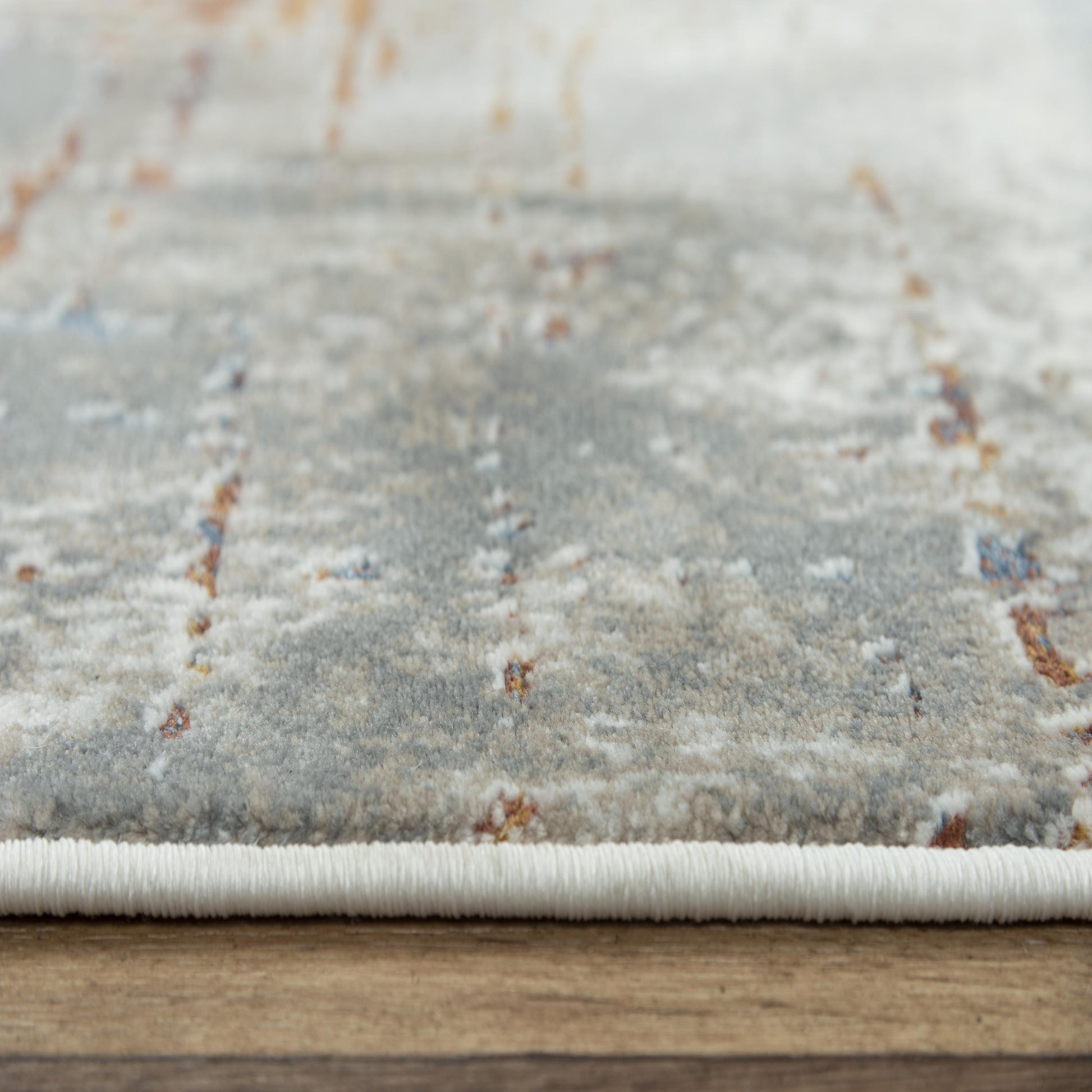 Area rug, Contemporary style, 4' x 6'.
