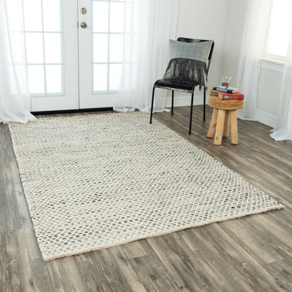 Casual rug, 5' x 8'.
