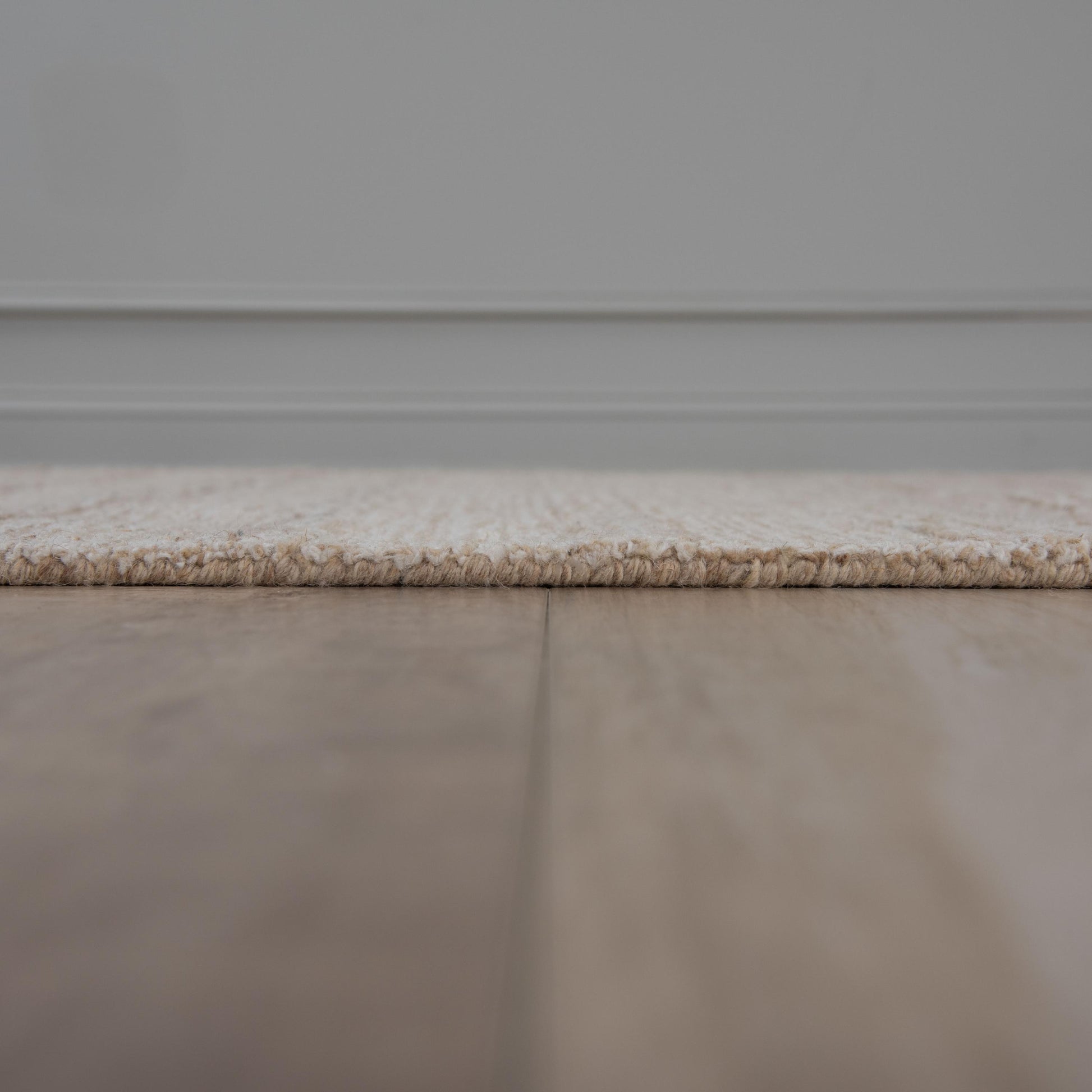 Willow casual rug, 2' x 8'.