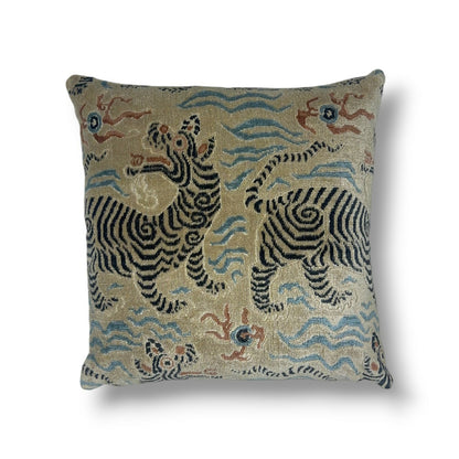 20" Graphite Linen Blend Pillow Cover in Clarence House Tibet Small Scale – Graphite Fabric