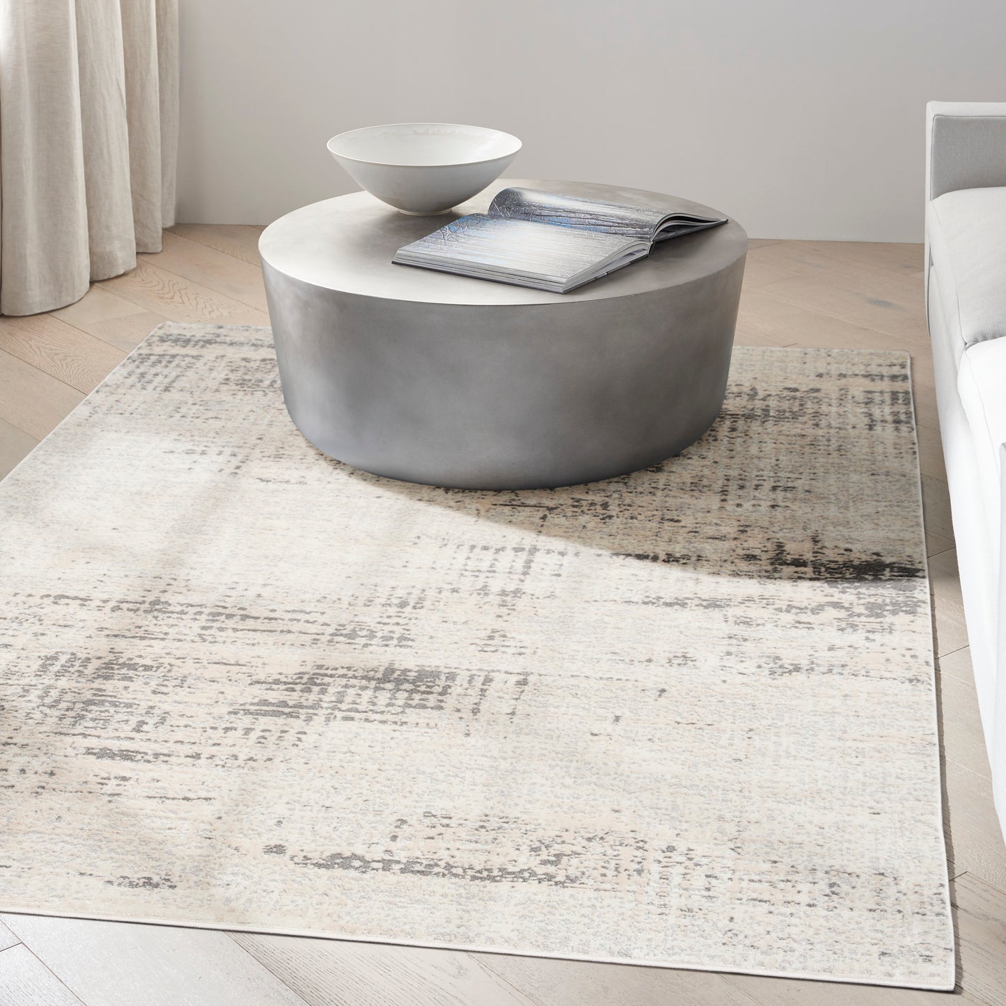Modern neutral-patterned rug, 4' x 6'.