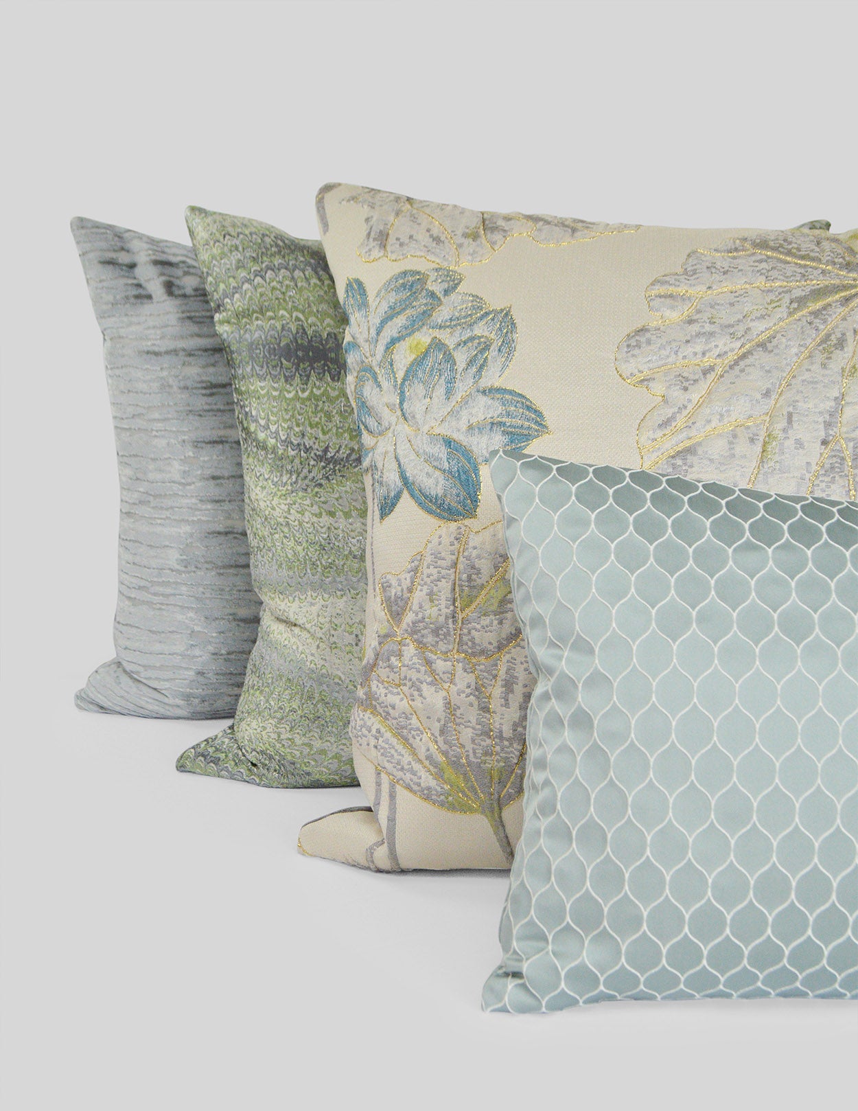 D.V. KAP HOME   24" x 24" Alicia Pillow Floral    - 2933-2424